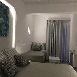 مينا استوديوز بلاتيس يالوس