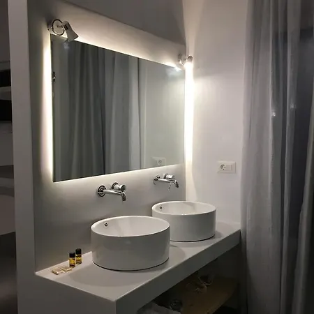 Mina Platys Gialos (Mykonos)