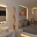 Mina Platys Gialos (Mykonos)
