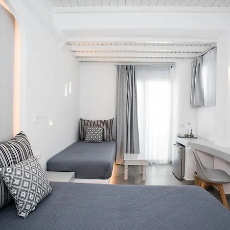 Mina Platys Gialos (Mykonos)