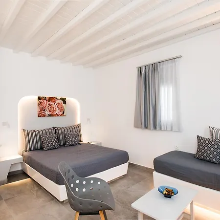 Mina Aparthotel 3*