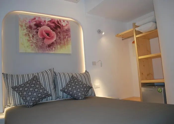 مينا استوديوز 4*